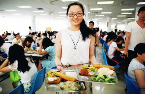 將恨的人叫來CBD吃飯 廣州珠江新城白領吃飯是有多“難”？